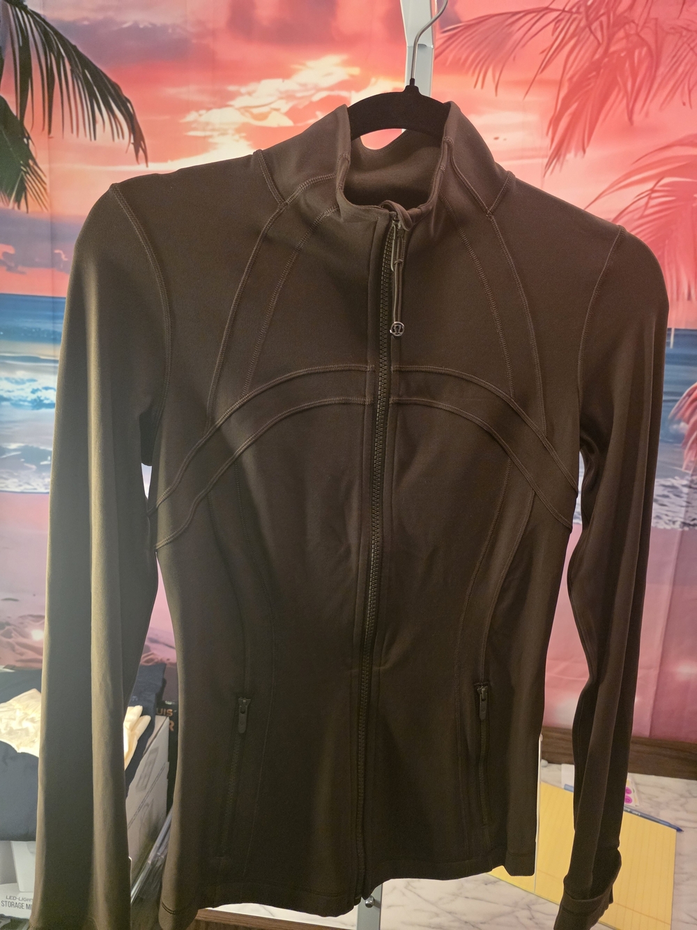 Lululemon Define Color-  Walnut Crunch Size 6